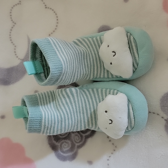 Baby socks rattle play - Picture 2 of 3